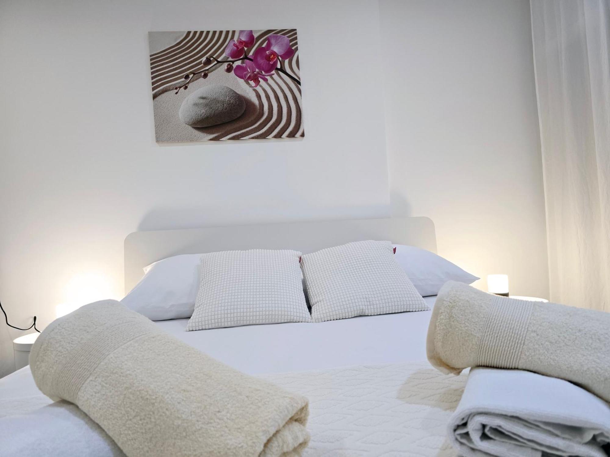 Apartment Blanca With Jacuzzi,Terase And Private Parking Kaštela Eksteriør bilde